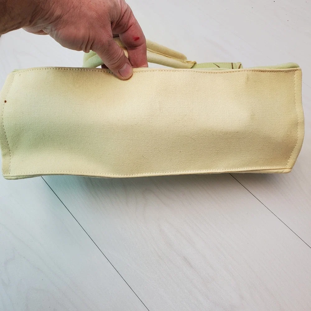 Canvas Tote Bag Embroidered Dog‎ Garden Scene Yellow Handles Snap Closure